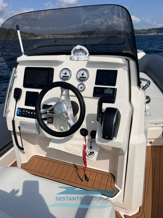 Jokerboat CLUBMAN 28 usado à venda