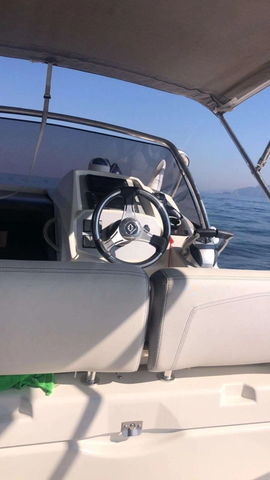 Zodiac NZO 700 usado à venda