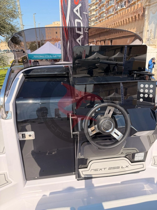 Ranieri INTERNATIONAL NEXT 255 LX novos à venda