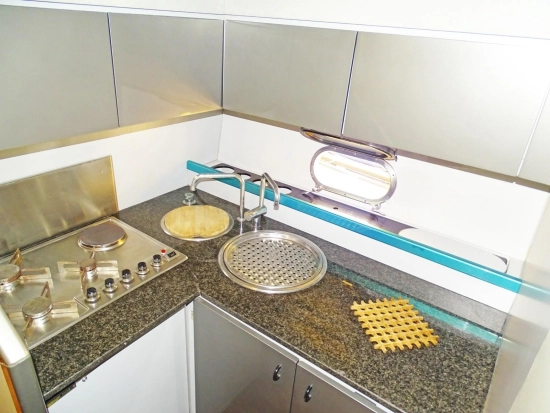 ALTURA FERRETTI 40 usado à venda