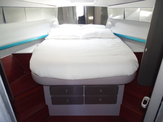 ALTURA FERRETTI 40 usado à venda