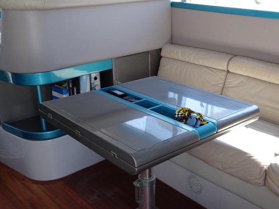 ALTURA FERRETTI 40 usado à venda