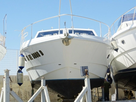 ALTURA FERRETTI 40 usado à venda