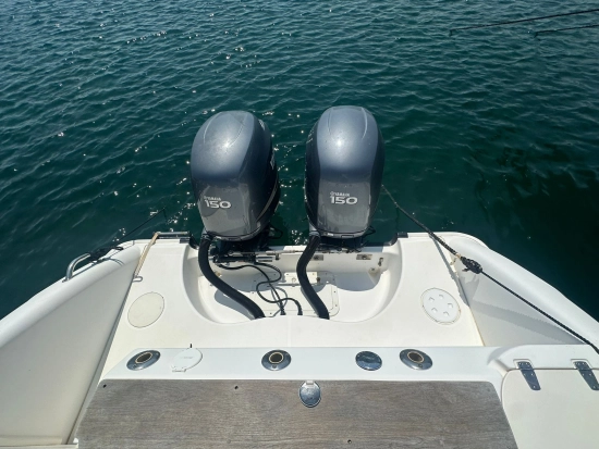 Boston Whaler 240 OUTRAGE de segunda mano en venta