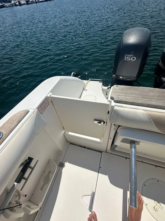 Boston Whaler 240 OUTRAGE de segunda mano en venta