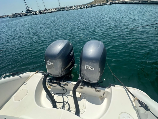 Boston Whaler 240 OUTRAGE de segunda mano en venta