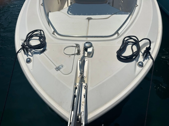 Boston Whaler 240 OUTRAGE de segunda mano en venta