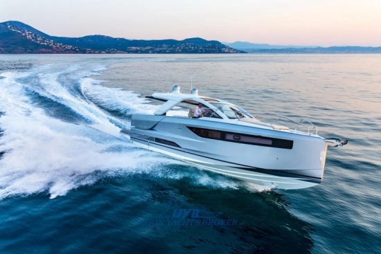 Jeanneau DB 43 OUTBOARD nuova in vendita