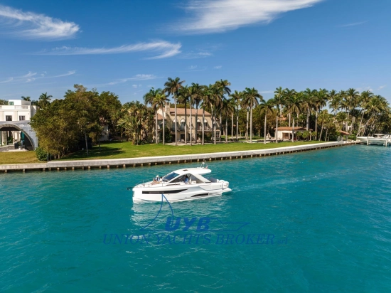 Jeanneau DB 37 nuova in vendita