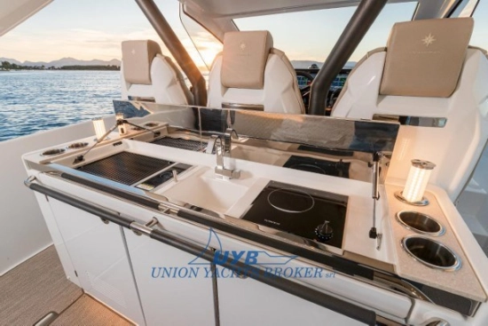 Jeanneau DB 37 nuova in vendita