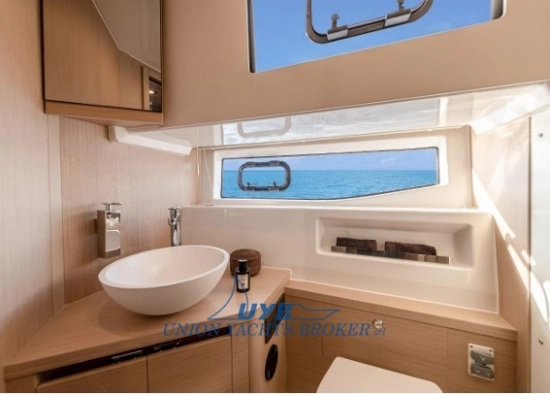 Jeanneau DB 37 nuova in vendita
