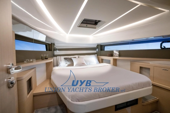 Jeanneau DB 37 nuova in vendita
