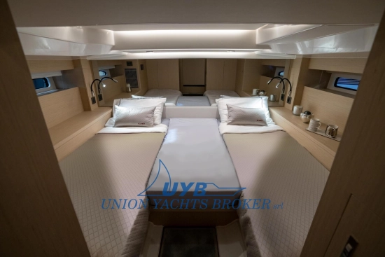 Jeanneau DB 37 nuova in vendita