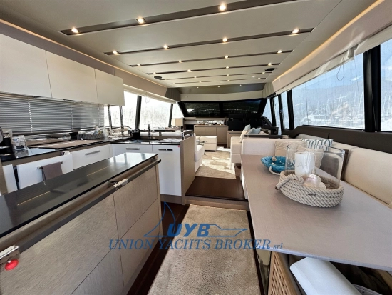 Prestige 680 Fly usado à venda