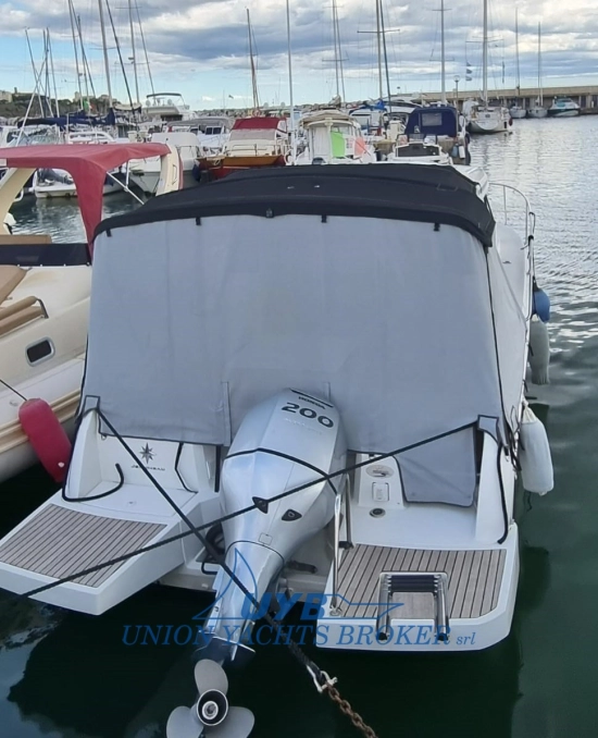 Jeanneau Merry Fisher 795 usado à venda