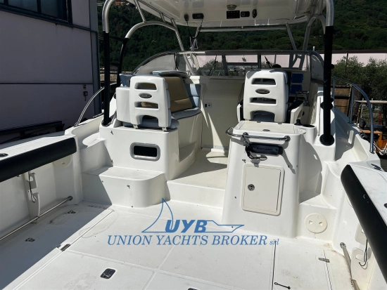 Boston Whaler 305 CONQUEST usata in vendita