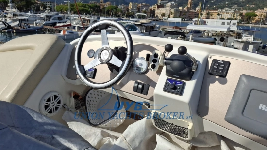 Jeanneau Prestige 32 Fly usata in vendita