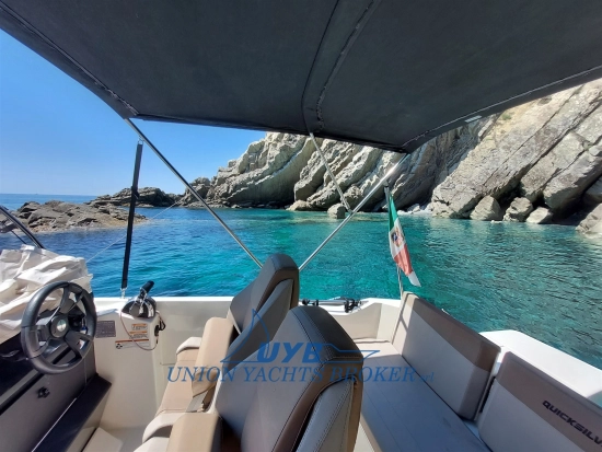Quicksilver Sundeck Activ 675 usado à venda