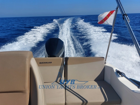 Quicksilver Sundeck Activ 675 usado à venda