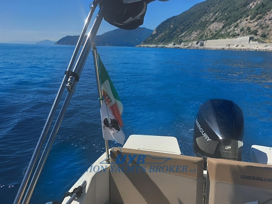 Quicksilver Sundeck Activ 675 usado à venda