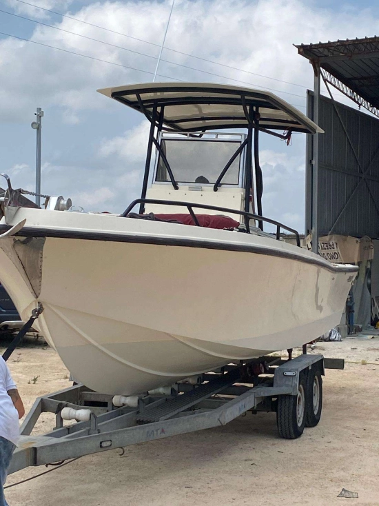 Mako Marine 230 usata in vendita