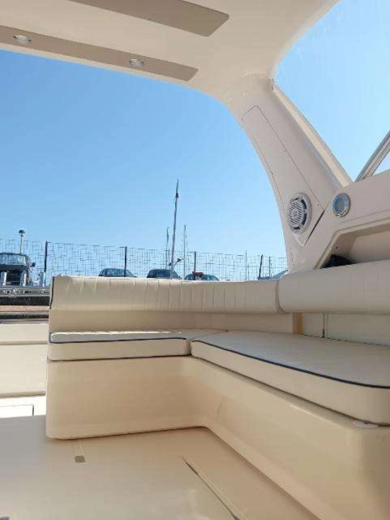 Cayman Yachts 30 WA usata in vendita