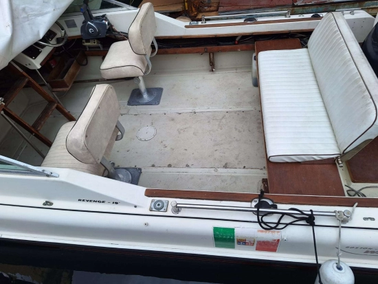 Boston Whaler REVENGE 19 usata in vendita