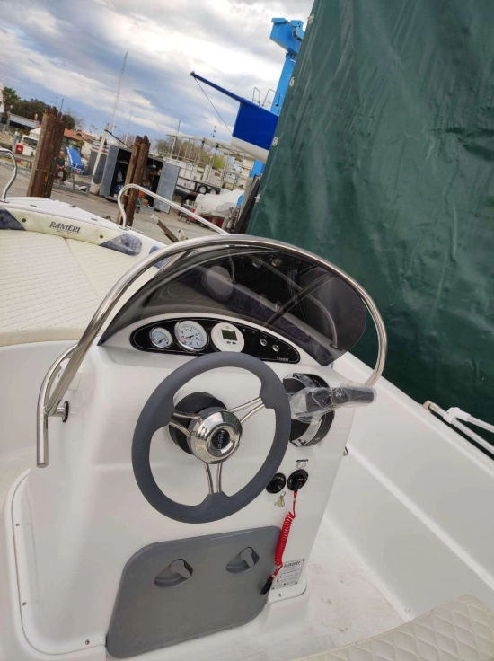 Ranieri 17 SHARK de segunda mano en venta