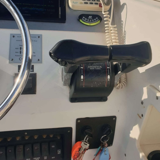 Mako Marine 253 WA usata in vendita