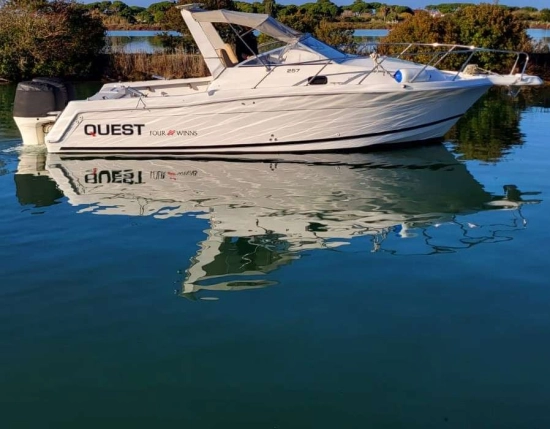 Four Winns QUEST 257 de segunda mano en venta