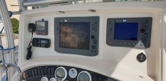 Boston Whaler OUTRAGE 320 de segunda mano en venta