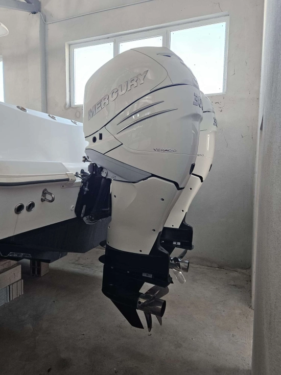Boston Whaler OUTRAGE 320 de segunda mano en venta
