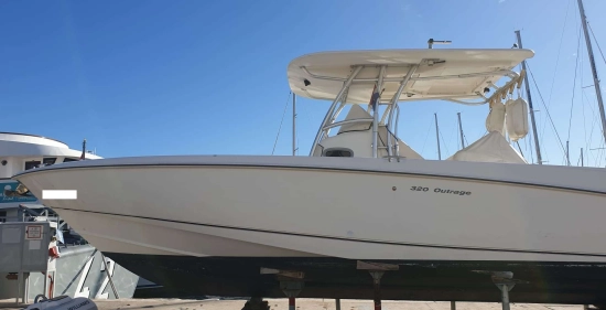 Boston Whaler OUTRAGE 320 de segunda mano en venta