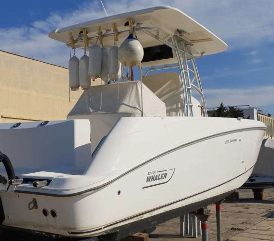 Boston Whaler OUTRAGE 320 de segunda mano en venta