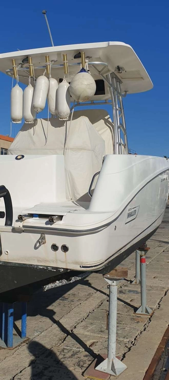 Boston Whaler OUTRAGE 320 de segunda mano en venta