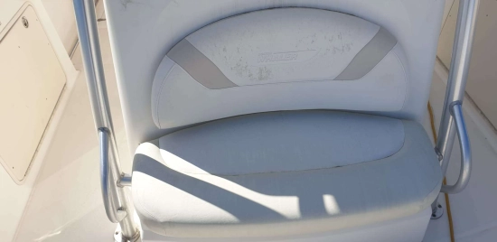 Boston Whaler OUTRAGE 320 de segunda mano en venta