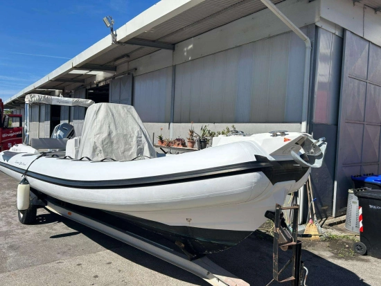 Ranieri Cayman 26 Sport Touring + Honda 250 (tutto 2019) Cayman 26 Sport Touring + Honda 250 (tutto 2019) usata in vendita