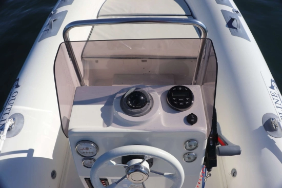Ferrario 0utline 570 + Suzuki 40 hp (NUOVO del 2026) 0utline 570 + Suzuki 40 hp (NUOVO del 2026) usata in vendita