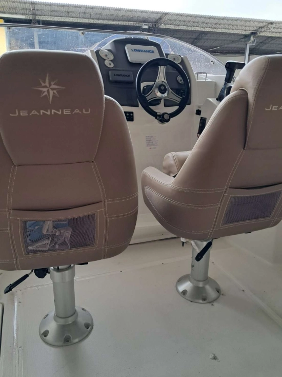 JEANNEAU CAP CAMARAT 7.5+ 250 hp HONDA (2014) CAP CAMARAT 7.5+ 250 hp HONDA (2014) usata in vendita