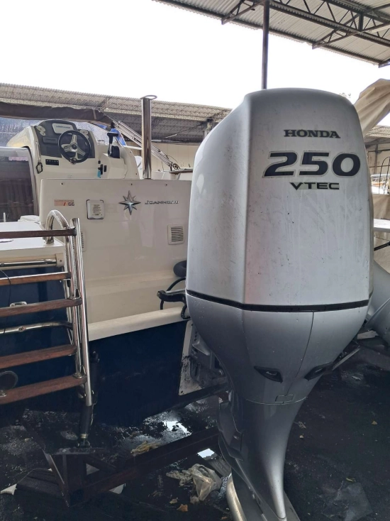 JEANNEAU CAP CAMARAT 7.5+ 250 hp HONDA (2014) CAP CAMARAT 7.5+ 250 hp HONDA (2014) usata in vendita