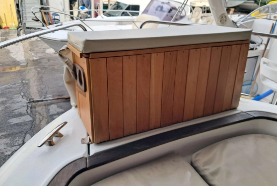 JEANNEAU CAP CAMARAT 7.5+ 250 hp HONDA (2014) CAP CAMARAT 7.5+ 250 hp HONDA (2014) usata in vendita