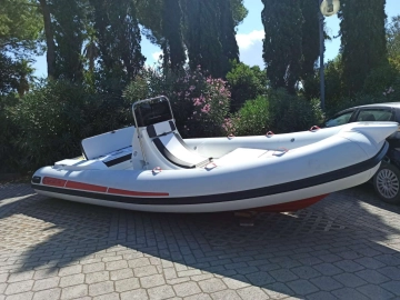 SPECIAL 550 + 40hp MERCURY (TUTTO 2025) 550 + 40hp MERCURY (TUTTO 2025) usata in vendita