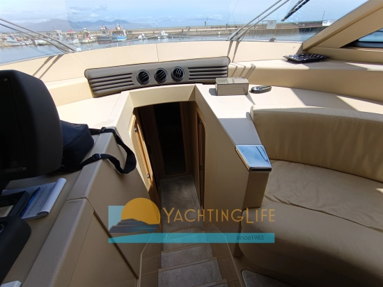 Ferretti 550 usado à venda
