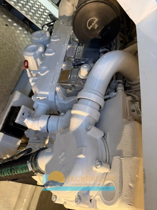 Ferretti 550 usado à venda