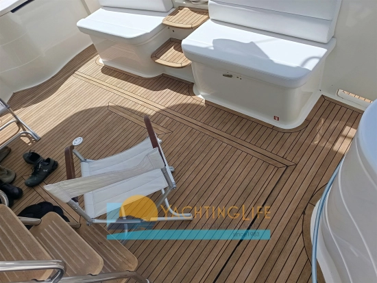 Ferretti 550 usado à venda