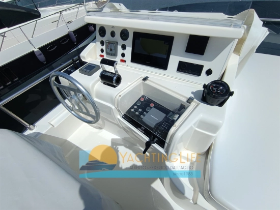Ferretti 550 usado à venda