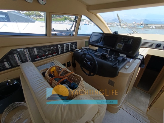Ferretti 550 usado à venda