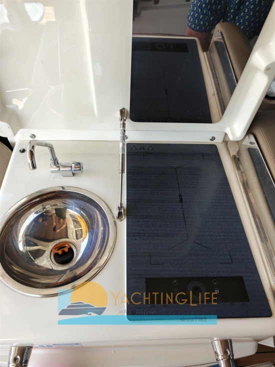 Cranchi M44 HT usado à venda
