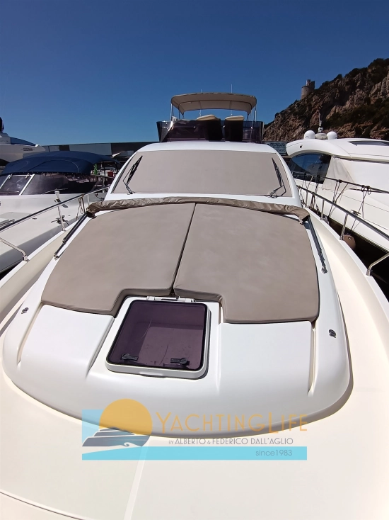 Ferretti 560 usado à venda