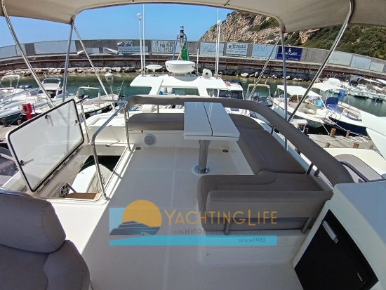 Ferretti 560 usado à venda